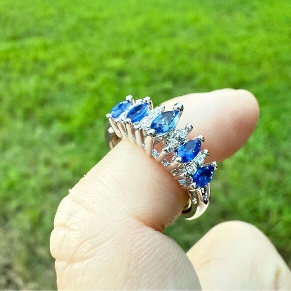 WOMEN’S BLUE MARQUISE GEMSTONE RING – SILVER BAND WITH CLEAR ACCENTS, SIZE 7.5 - Picture 15 of 17